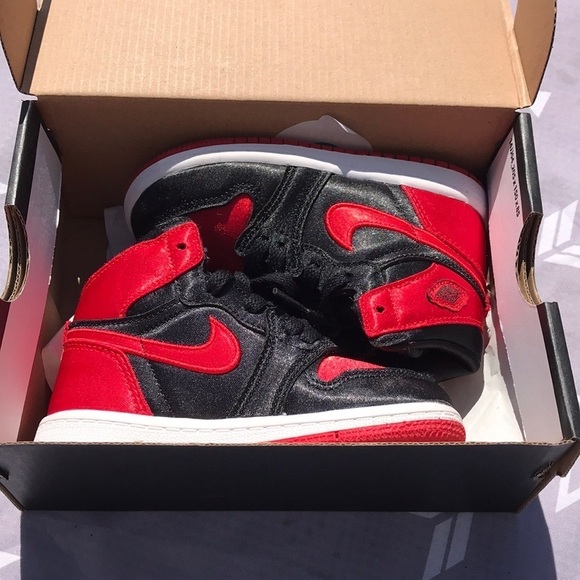 JORDAN 1 RETRO SHOES. - Picture 2 of 7